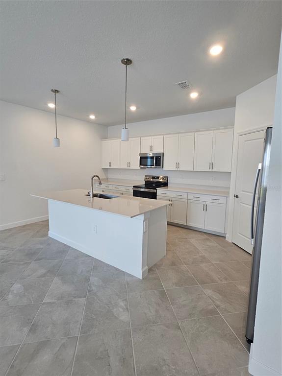 Foto del edificio - 8351 Waterscape Rd