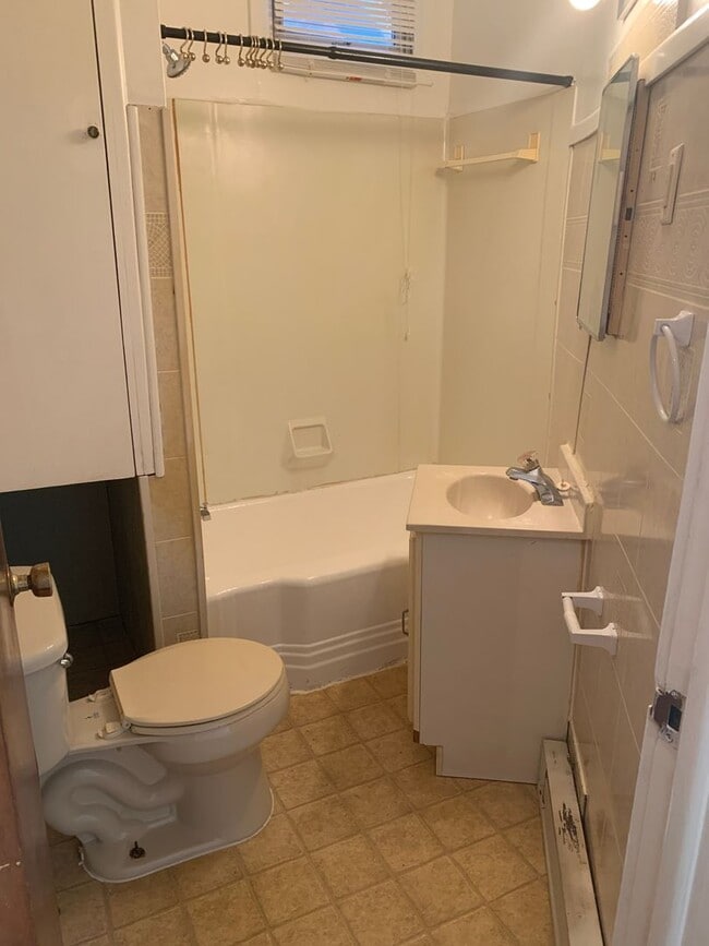 Foto del edificio - 1st floor apartment West End of York City ...