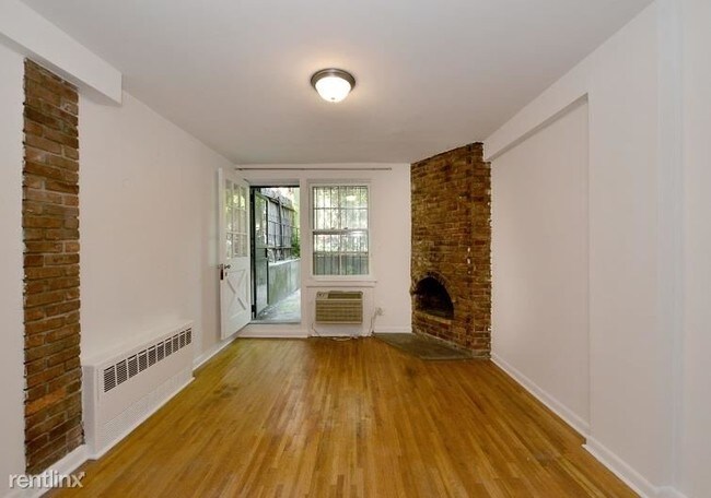 Building Photo - Studio, 1 bath  - 335 W 20th St