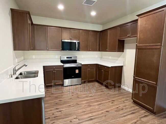 Building Photo - 3614 S County Center Dr