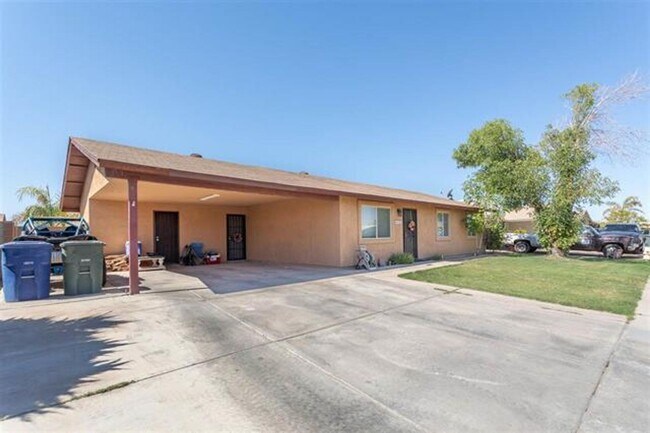 Building Photo - Sierra Sunset 3 Bedroom Home