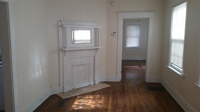 Building Photo - 312 E 37th St