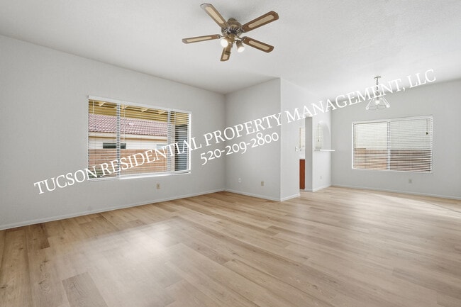 Building Photo - 701 W Oakley Pl