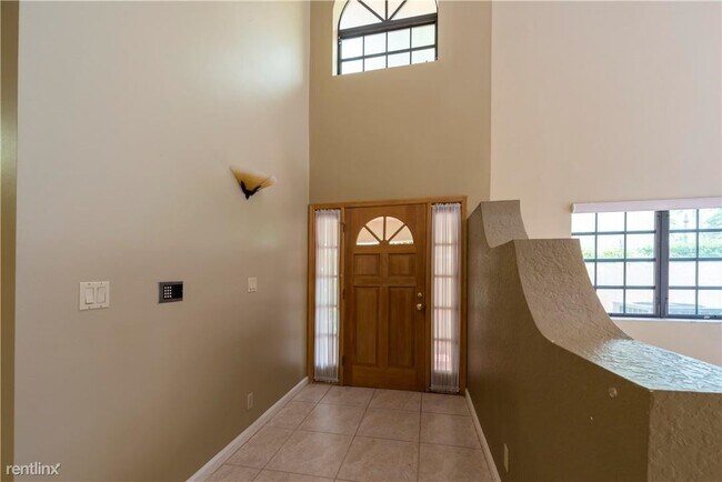 Building Photo - 797 Villa Portofino Cir