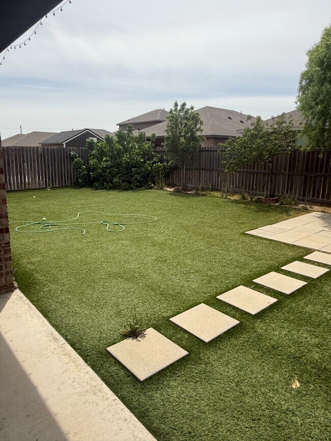 Foto del edificio - 6911 Brisco Rd