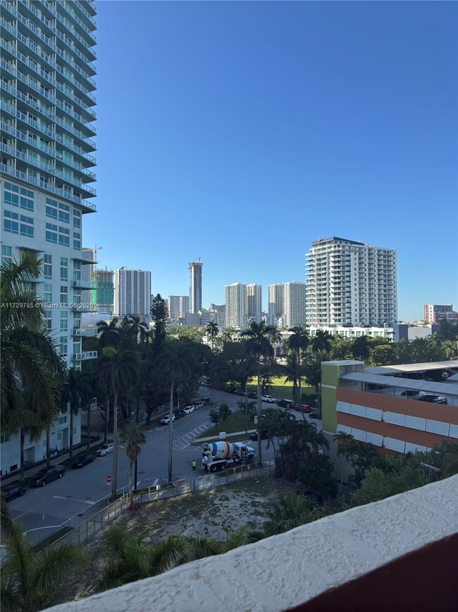 Foto del edificio - 2000 N Bayshore Dr