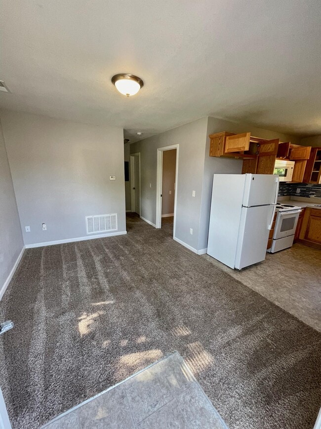 Foto del edificio - 8220 Oak Dr