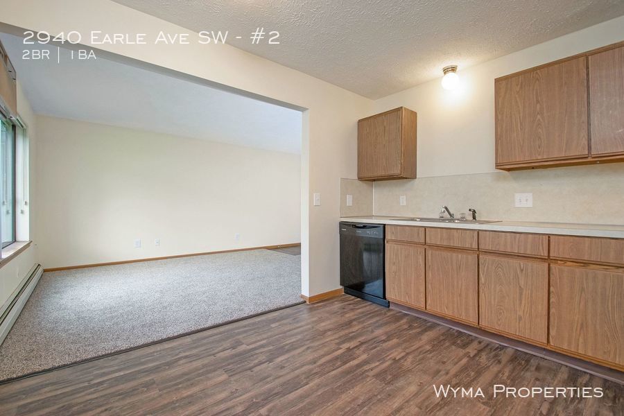 Primary Photo - 2940 Earle Ave SW