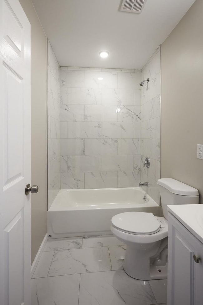 Foto del edificio - 5514 Woodland Ave