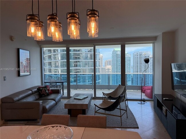 Building Photo - 200 Biscayne Blvd Way