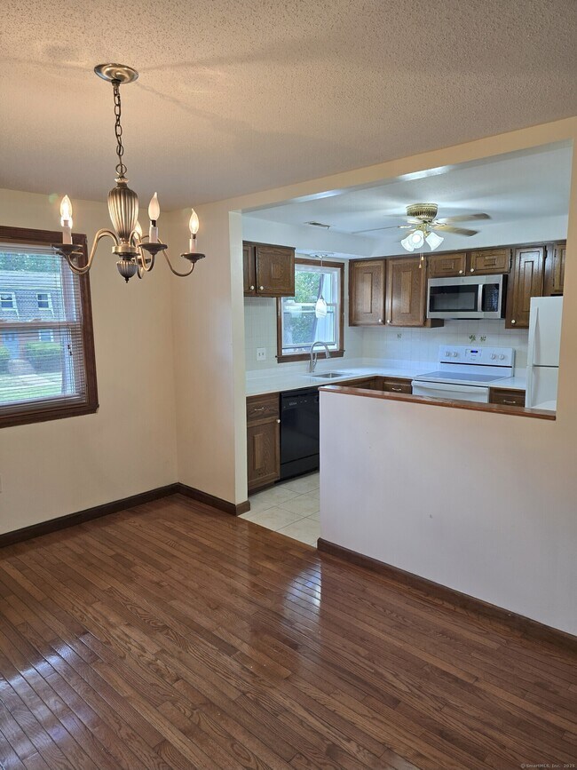 Foto del edificio - 338 Dunfey Ln