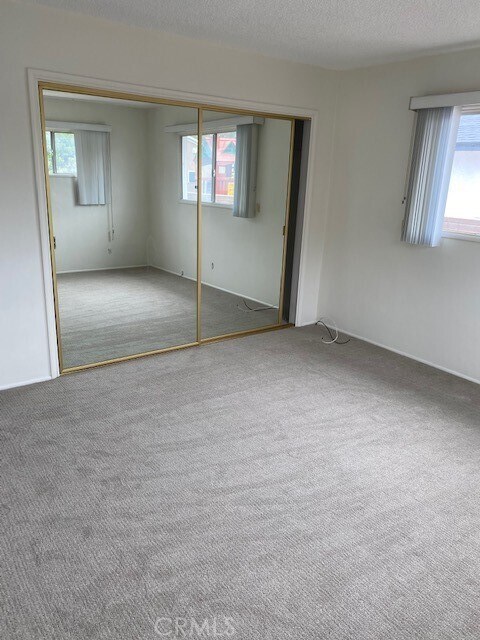 Foto del edificio - 4812 Merrill St