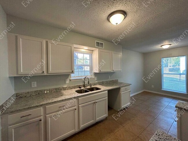 Building Photo - 4257 Renners Rd