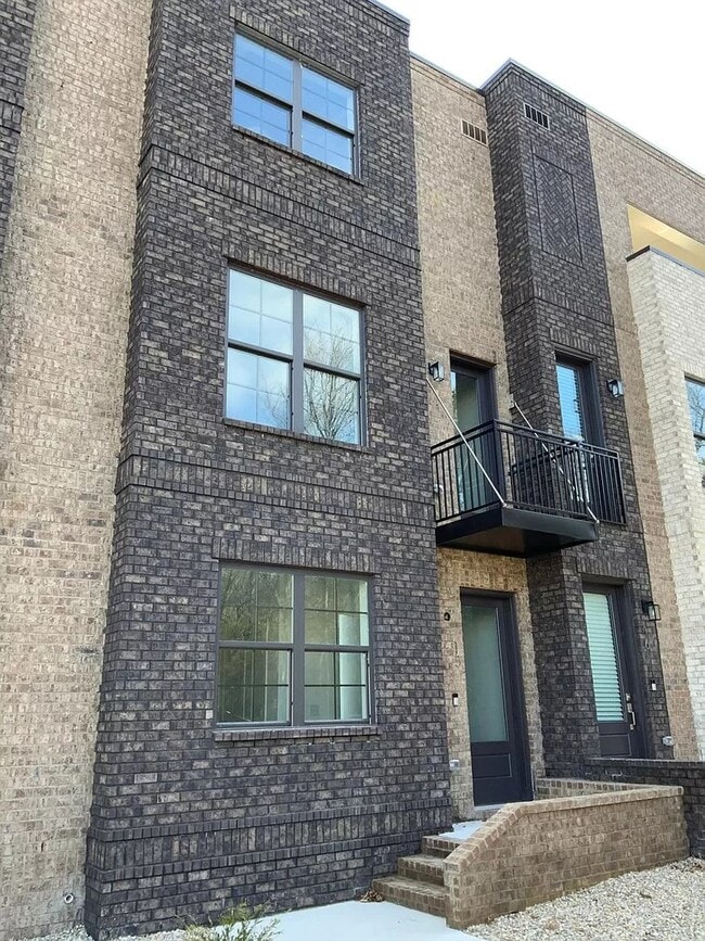 Building Photo - 732 Inspiration Blvd