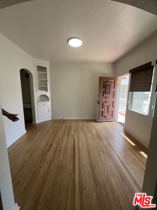 Building Photo - 318 S Reeves Dr