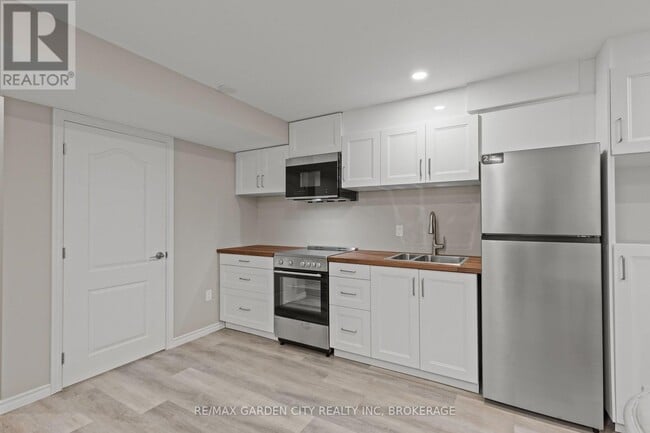 Photo du bâtiment - 55 Kline Crescent