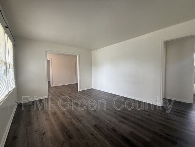 Foto del edificio - 6117 N Main St