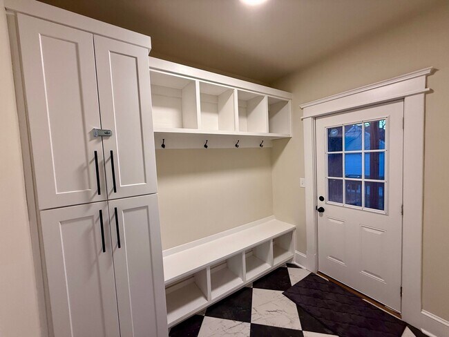 Foto del edificio - 1521 Rhode Island St