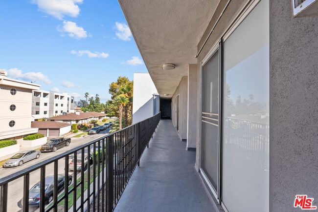 Building Photo - 15286 Sutton St