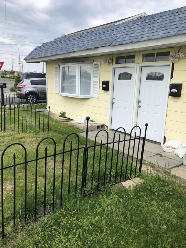 Primary Photo - 1502 Bay Blvd