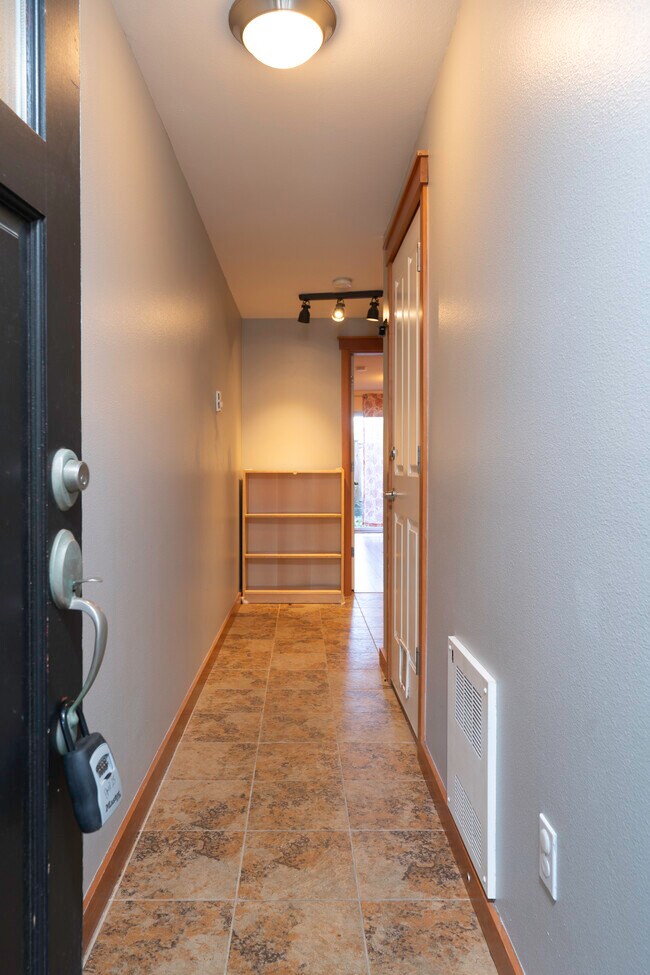 Foto del edificio - 3606 22nd Ave W