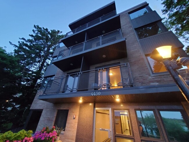 Building Photo - Large two bedroom top floor Condo....over looking lake Harriet.