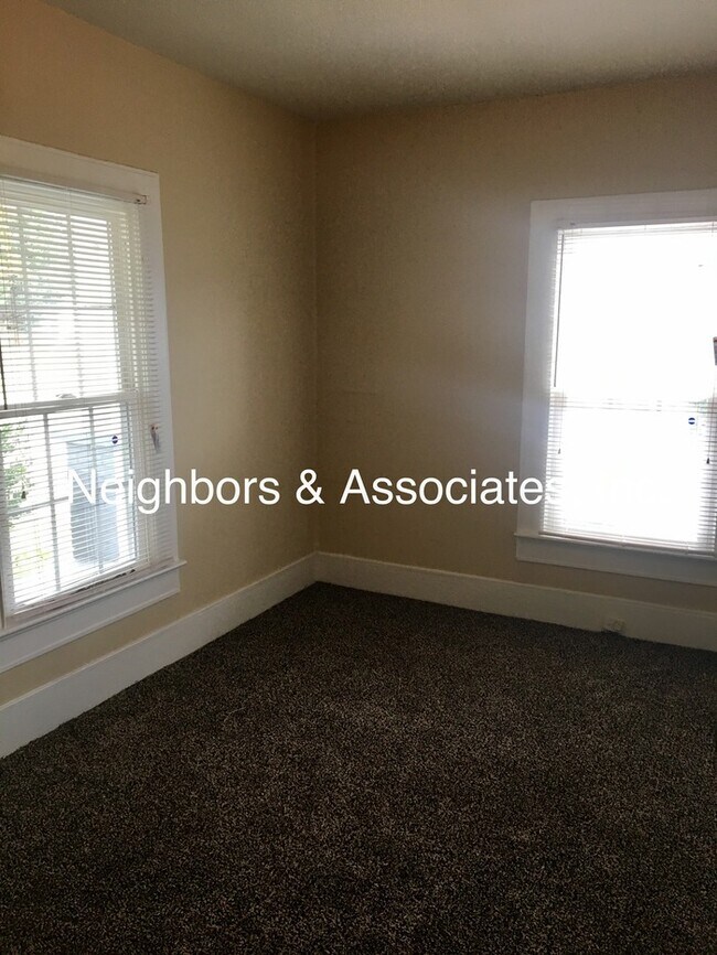 Foto del edificio - 604 E Church St