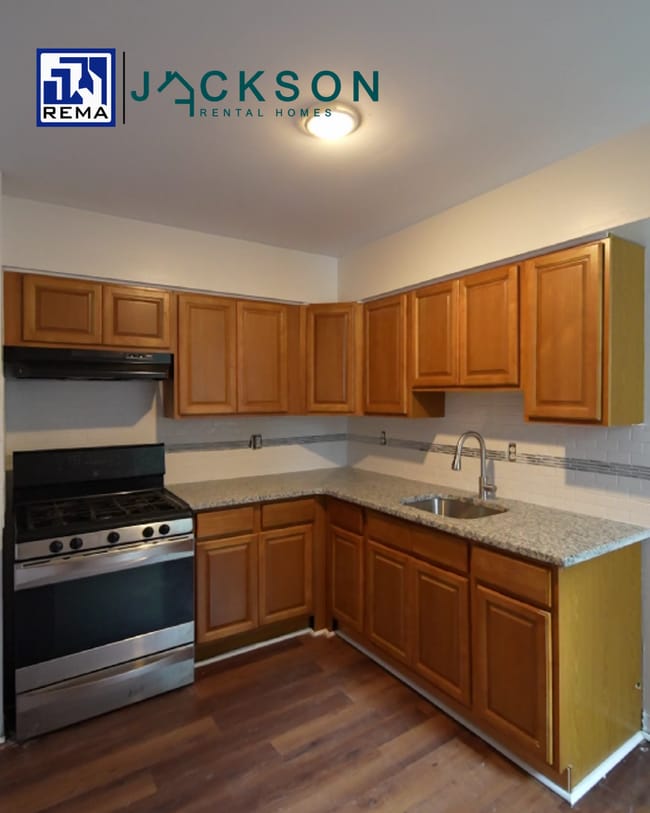 Building Photo - 852 N 42nd St