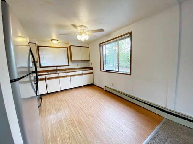 Foto del edificio - 6623 E 6th Ave
