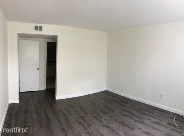 Foto del edificio - 134 E Palmdale Ave