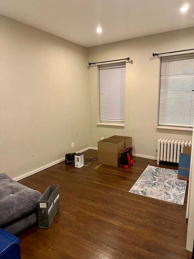 Photo - Charming 2 Bedroom- Apartment