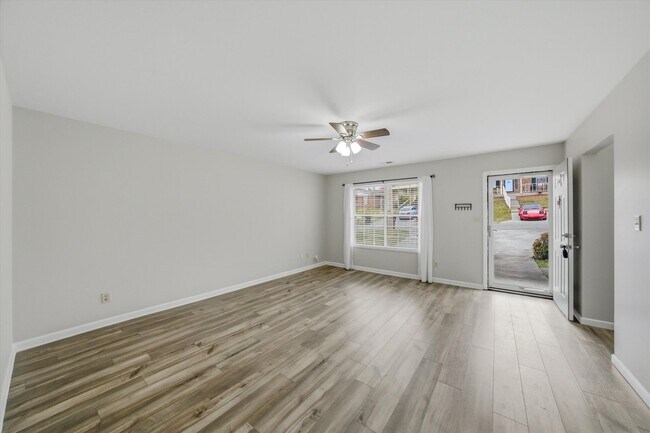 Foto del edificio - 804 Valerie Ln