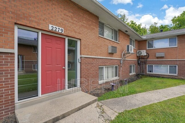 Building Photo - 2279 Holt Ave