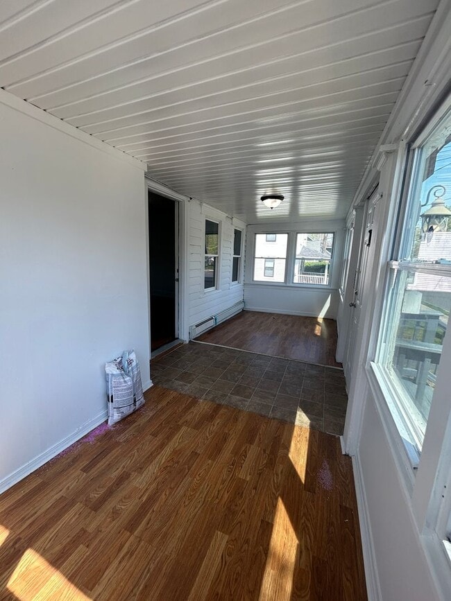 Foto del edificio - Lovely 4 Bedroom Single Family House in Neptune!