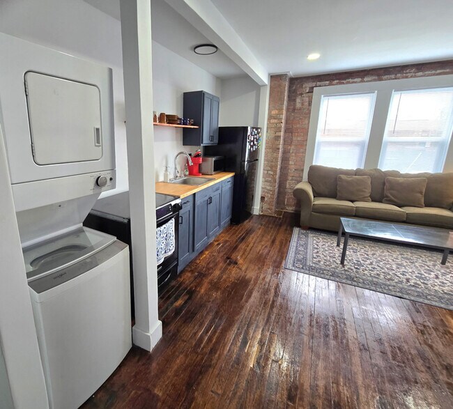 Foto del edificio - 11765 Glenfield Ave