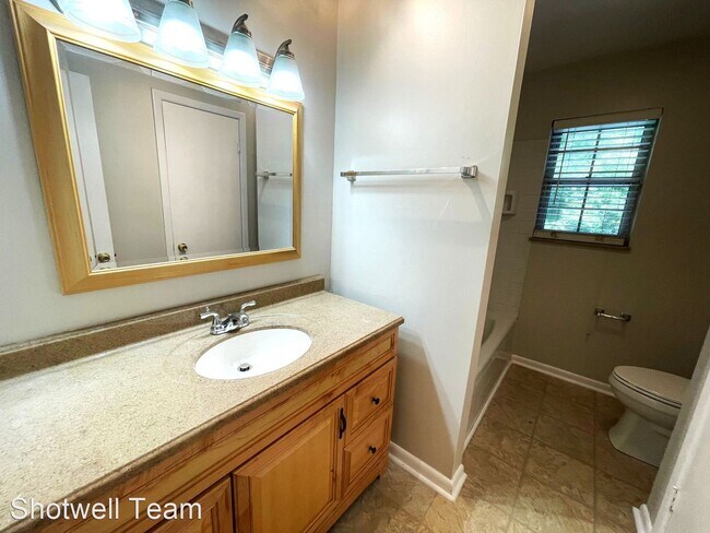 Building Photo - 2 br, 1 bath House - 3113 Ginn Farm Drive ...