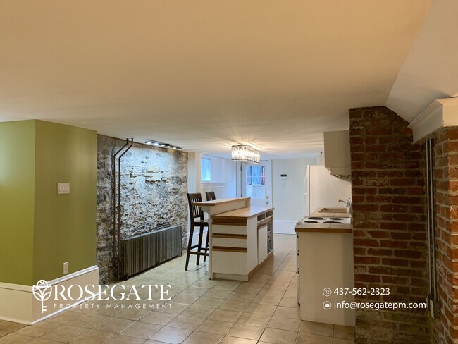 Building Photo - Pet-Friendly 1-Bedroom + Den Multiplex in Hamilton | 1,000 Sq. Ft. + Balcony