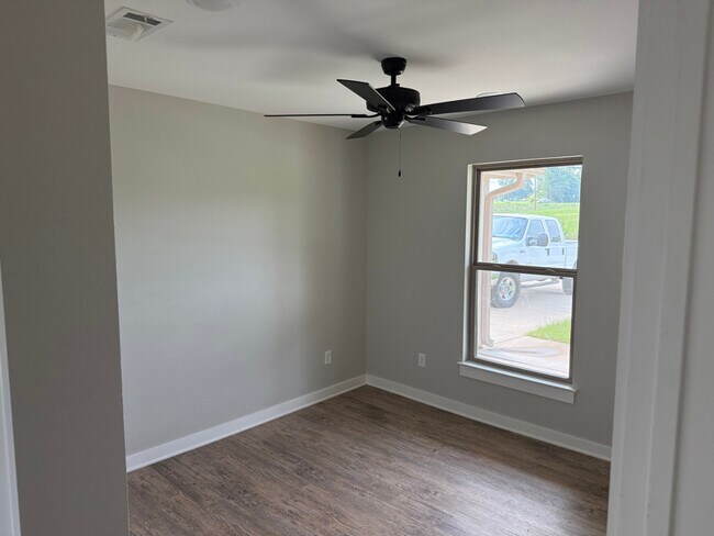 Building Photo - 14008 County Rd 4111