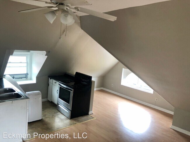 Foto del edificio - 838 W High St