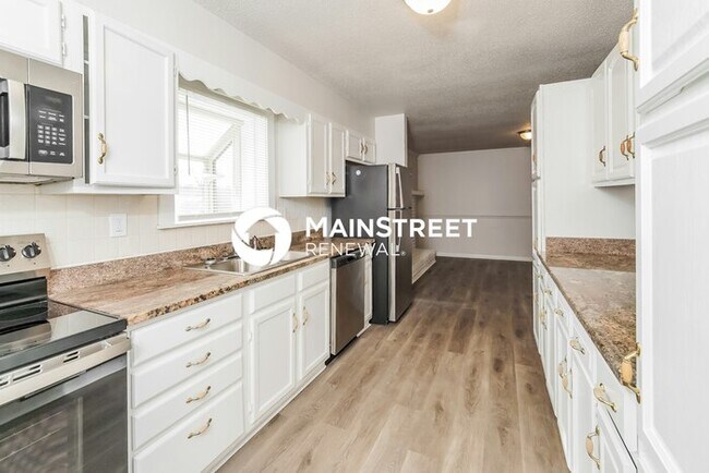 Building Photo - 4 Bedroom Pet-Friendly Home in SEYMOUR, TN with Main Street Renewal