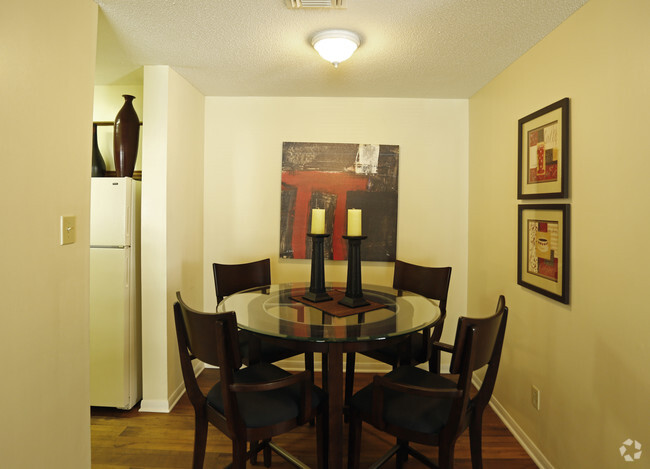 Dining Room - Stone Ridge at Germantown Falls