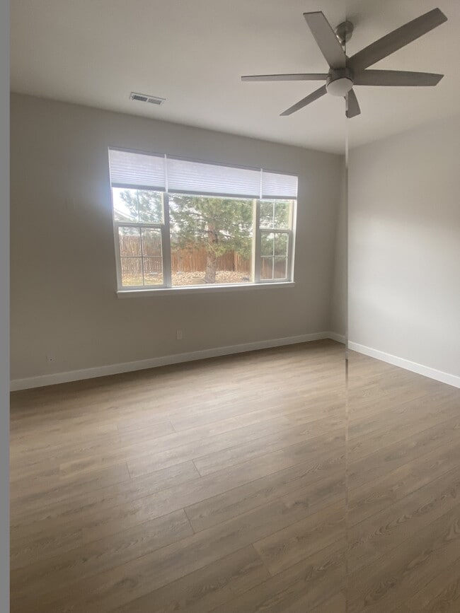 Building Photo - 1341 N Stratton Ave