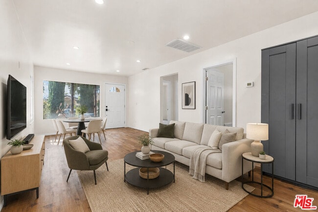 Building Photo - 1351 W 70th St