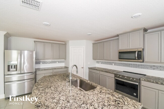 Foto del edificio - 77178 Sawmill Ct