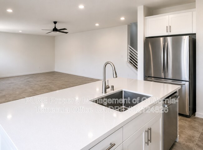 Foto del edificio - 16750 Yarrow Ln