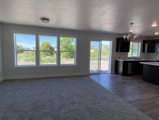 Foto del edificio - 1403 W Creekside Dr