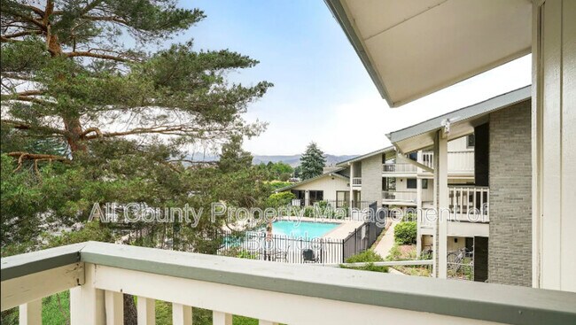 Foto del edificio - 645 Manhattan Pl