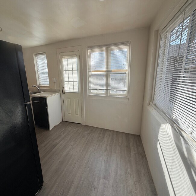 Foto del edificio - 1713 Aspen St