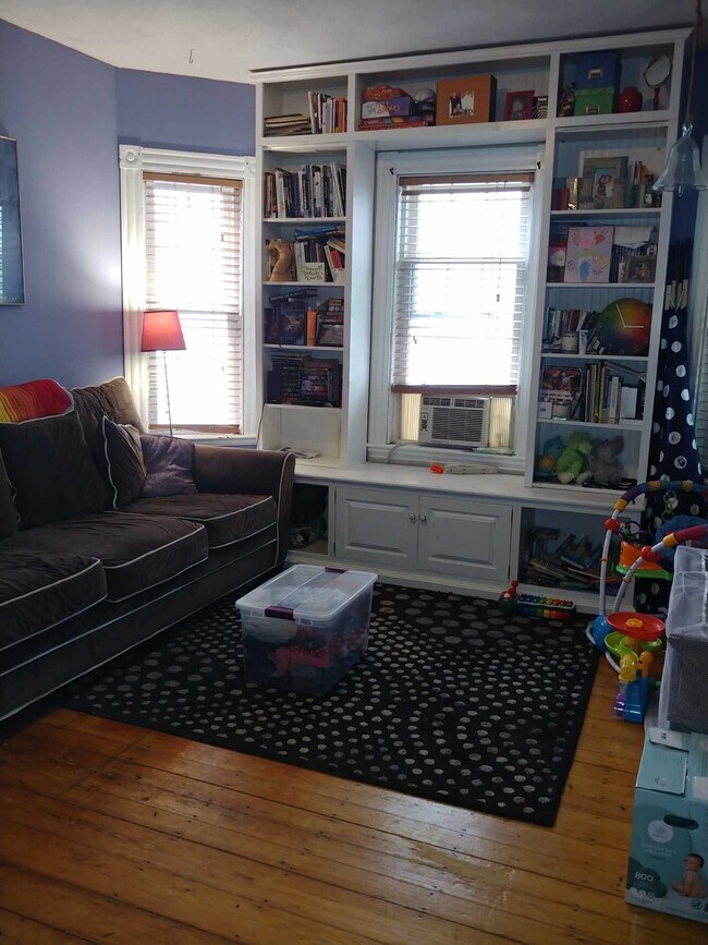 Living Room - 39 Sheffield Rd