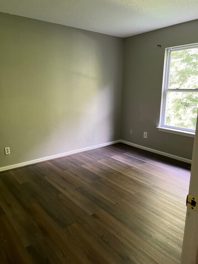 Building Photo - 2361 Amberleigh Dr